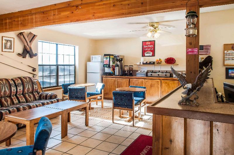 Econo Lodge Eagle Nest image