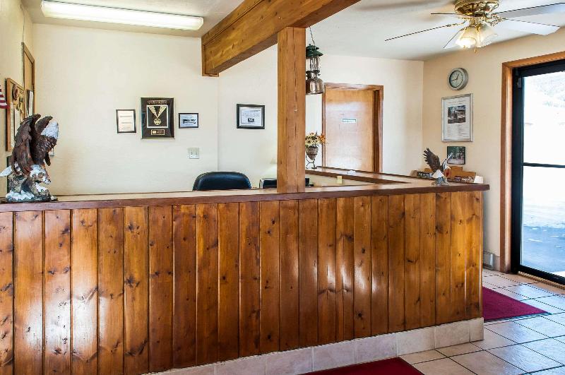 Econo Lodge Eagle Nest image