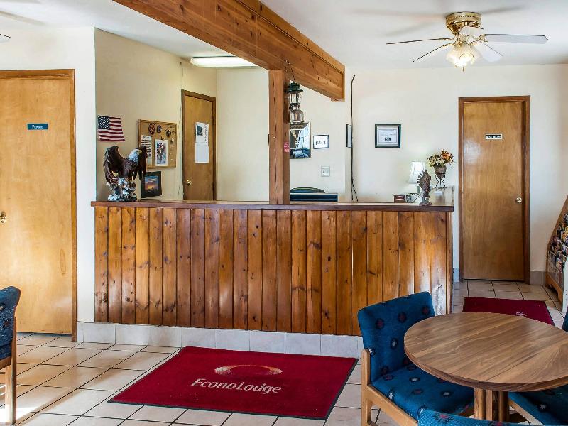 Econo Lodge Eagle Nest image