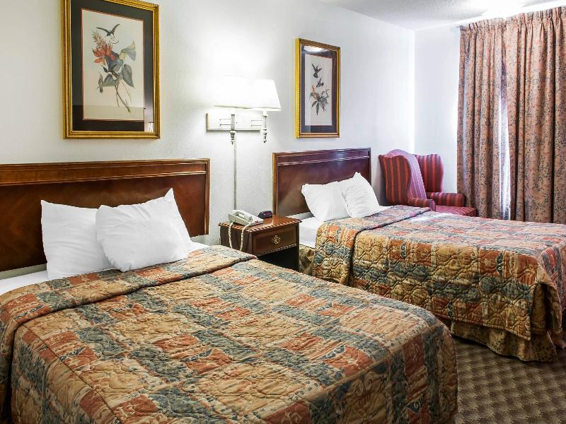 Econo Lodge Eagle Nest image