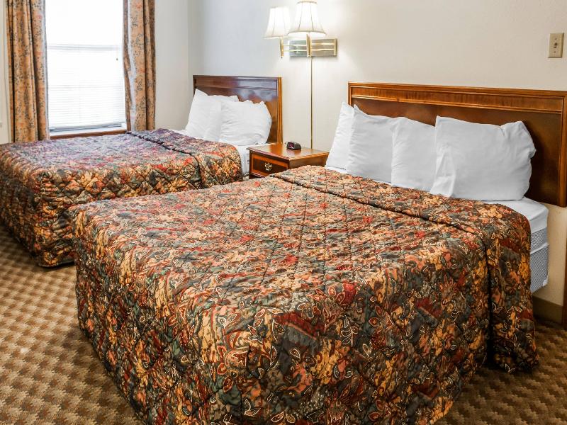 Econo Lodge Eagle Nest image