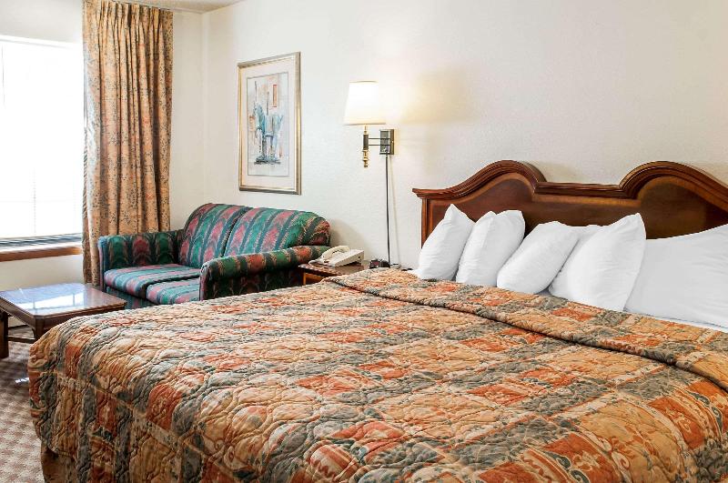 Econo Lodge Eagle Nest image