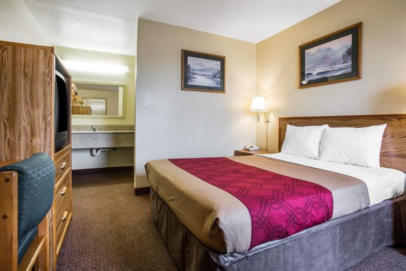 Rodeway Inn Jeffersonville image