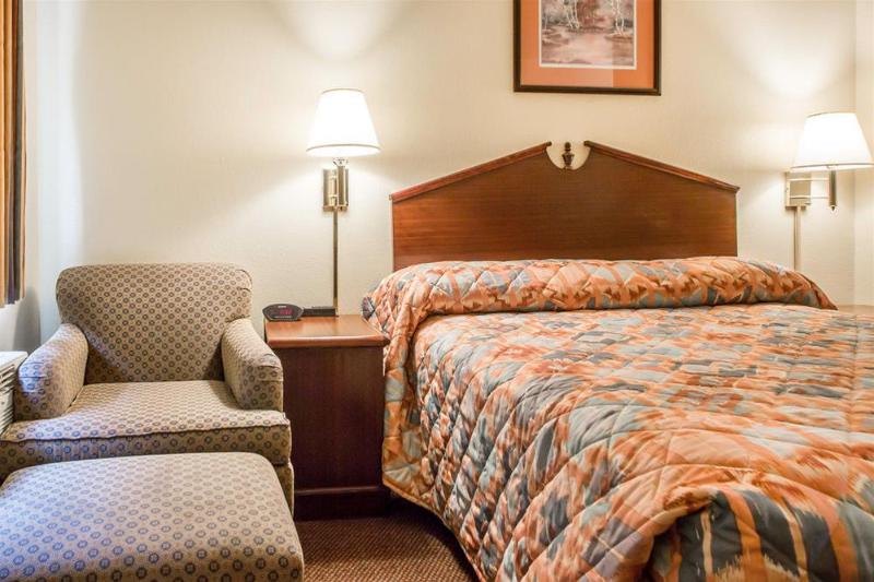 Rodeway Inn Jeffersonville image