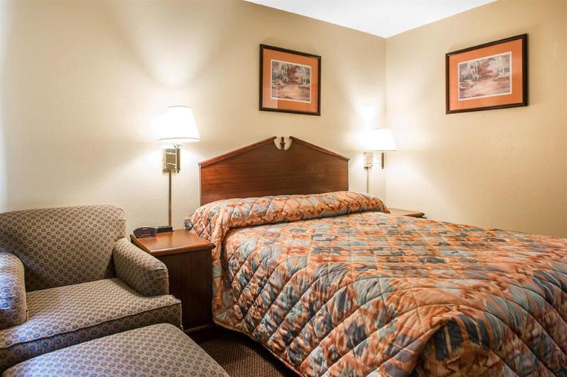 Rodeway Inn Jeffersonville image