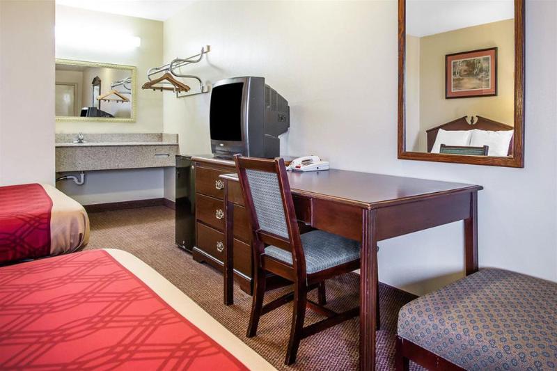 Rodeway Inn Jeffersonville image