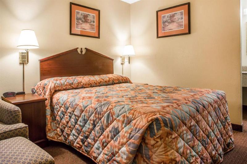 Rodeway Inn Jeffersonville image