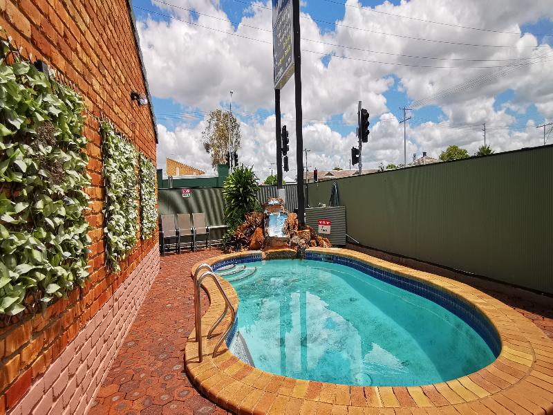 Archer Park Motel image