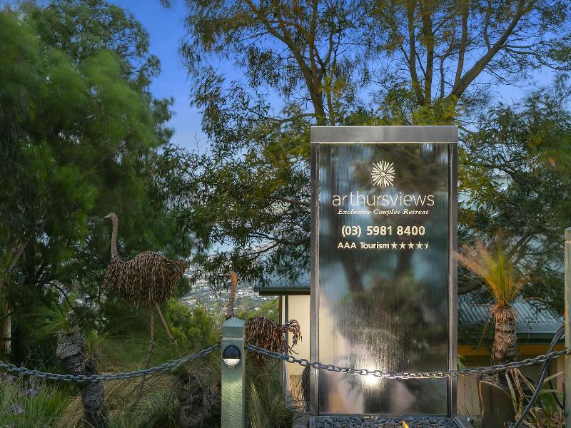 Arthurs Superb Views Luxury Retreat image