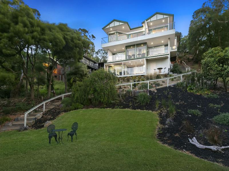 Arthurs Superb Views Luxury Retreat image