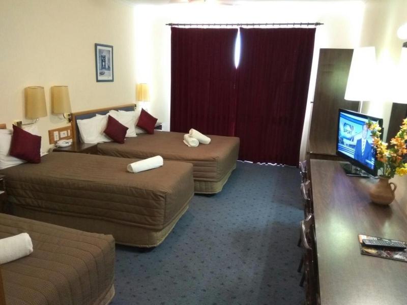 Australia Park Motel image