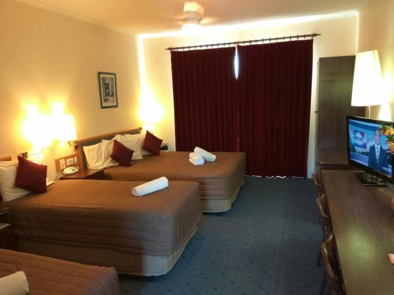 Australia Park Motel image