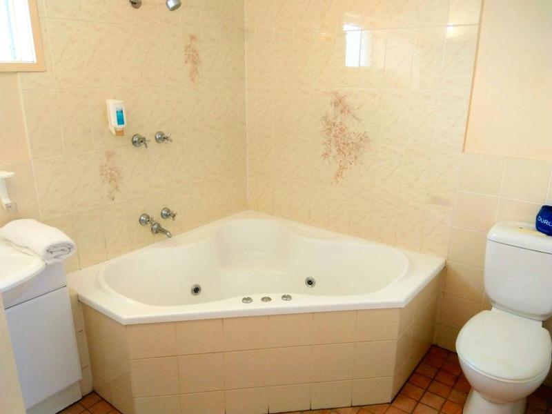 Australia Park Motel image