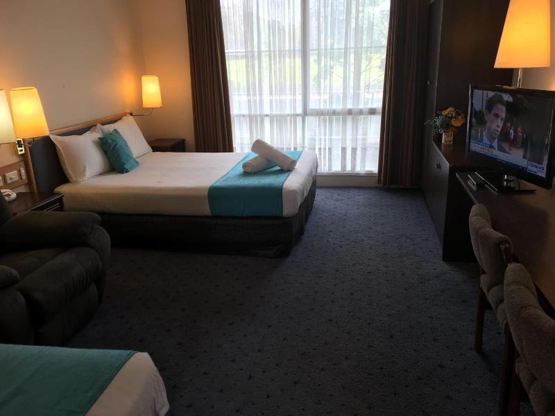 Australia Park Motel image