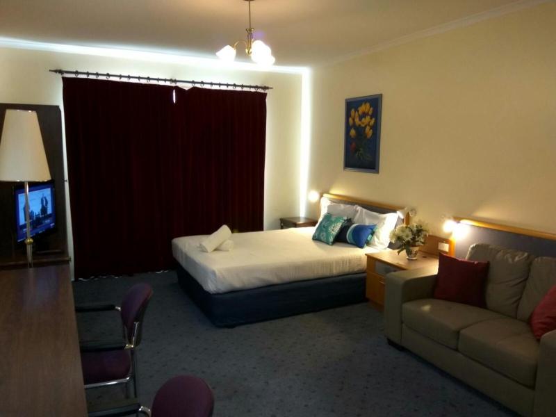 Australia Park Motel image