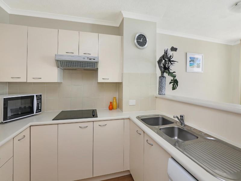 The Bay Apartments Coolangatta image