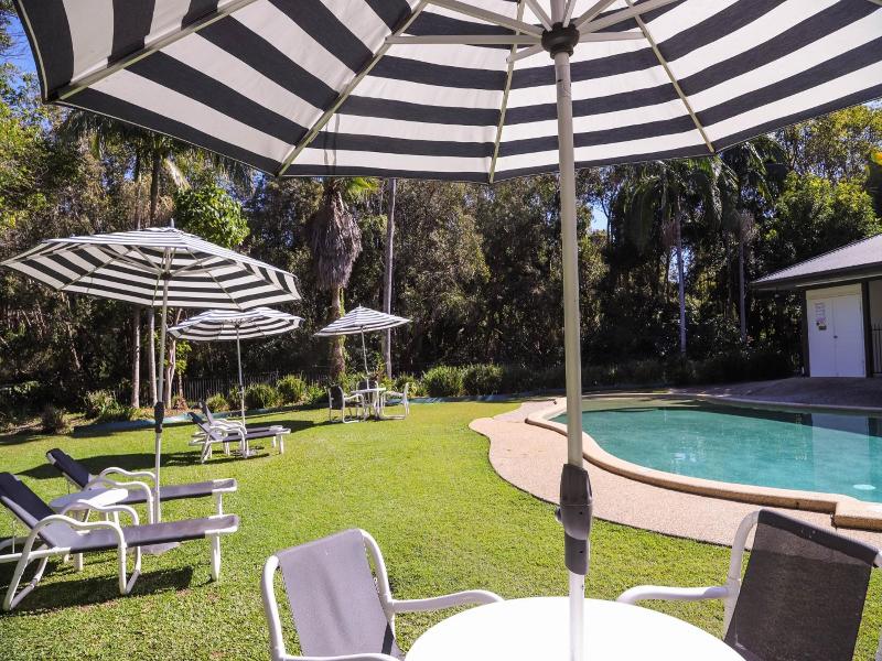 Byron Lakeside Holiday Apartments image