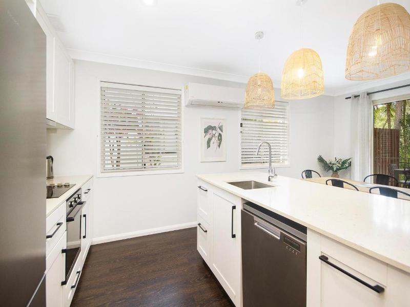 Byron Lakeside Holiday Apartments image
