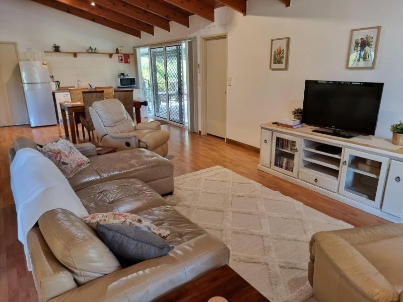 Clandulla Cottages and Farmstay image