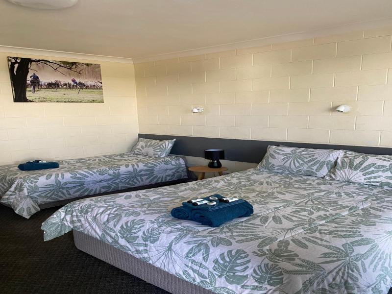 Central Point Motel