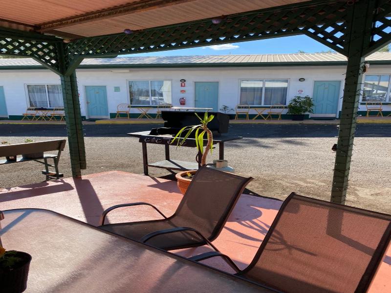 Central Point Motel