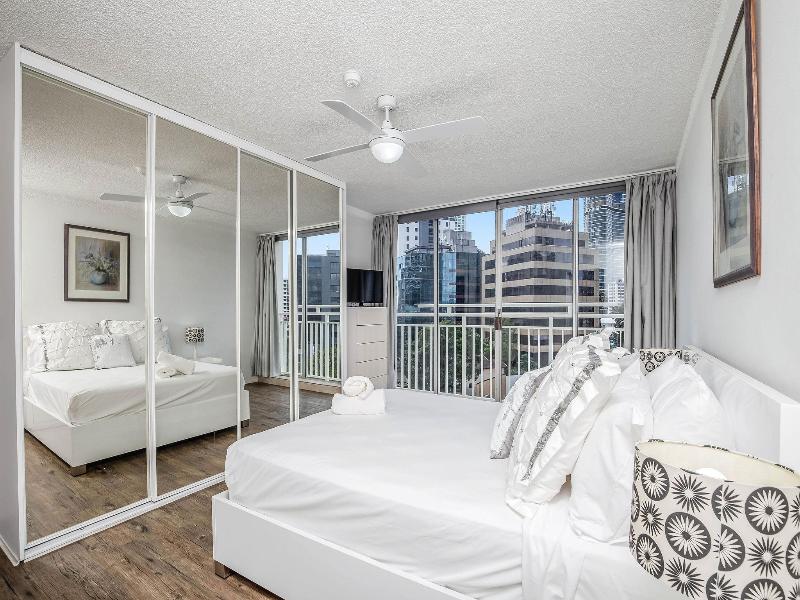 Condor Ocean View Apartments image