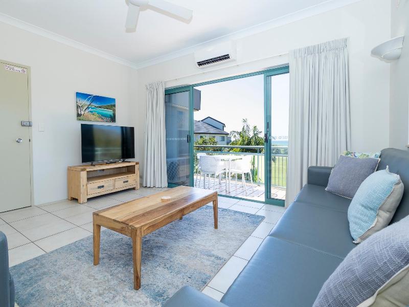Currumbin Sands Holiday Apartments image