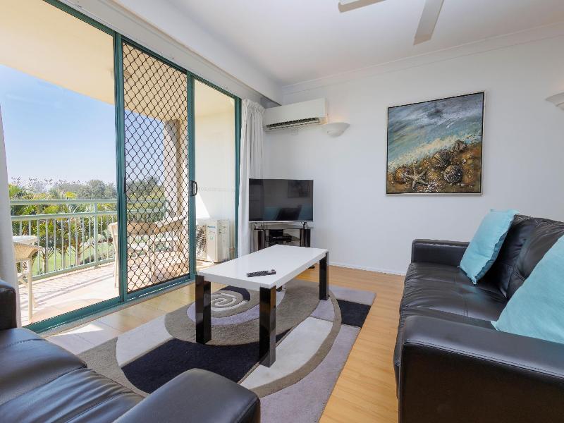 Currumbin Sands Holiday Apartments image