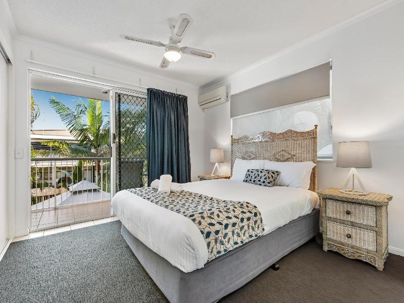 Dockside Holiday Apartments image