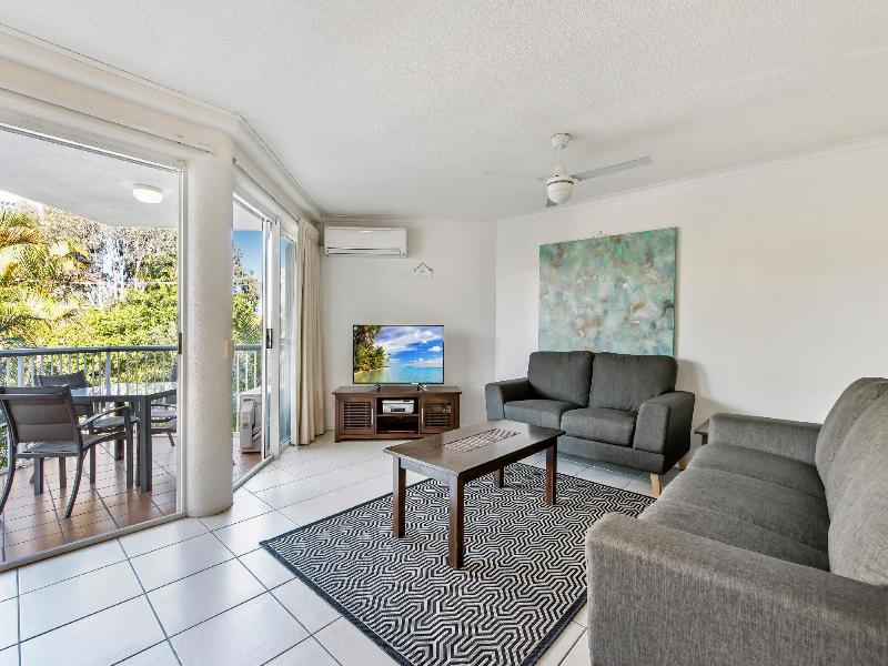 Dockside Holiday Apartments image
