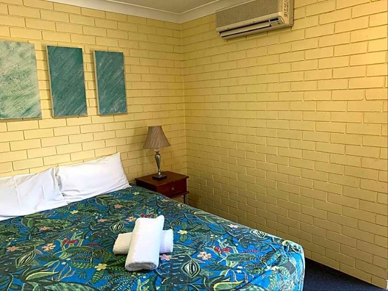 Harbour Side Resort image