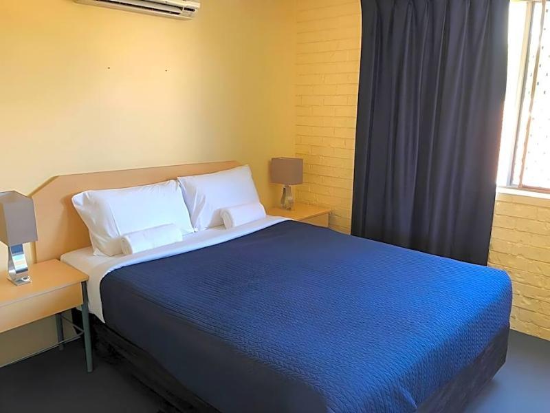 Harbour Side Resort image