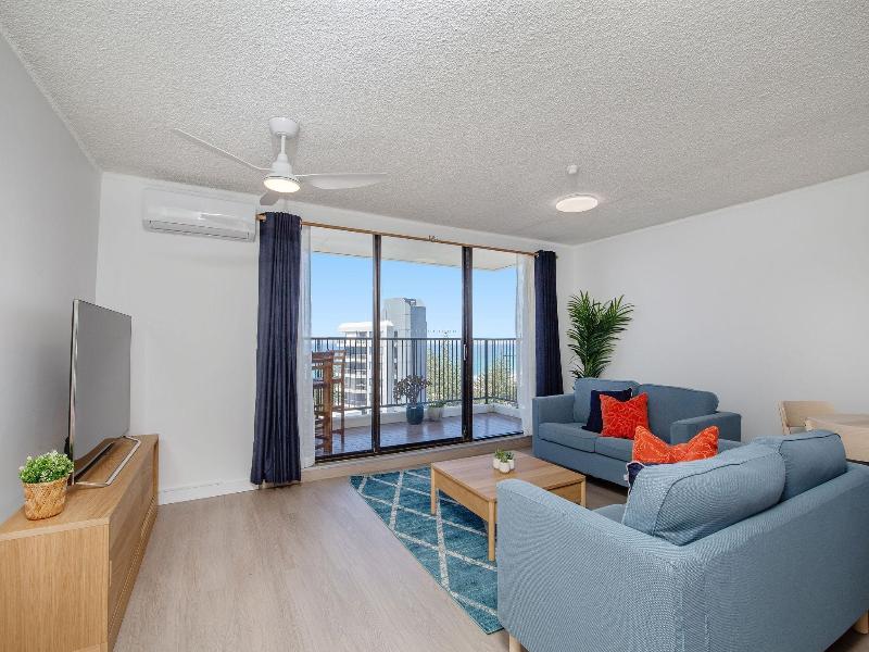 Horizons Holiday Apartments image