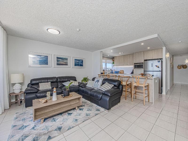 Horizons Holiday Apartments image