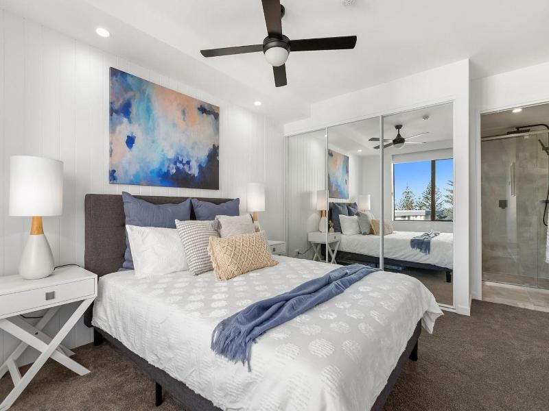 Horizons Holiday Apartments image