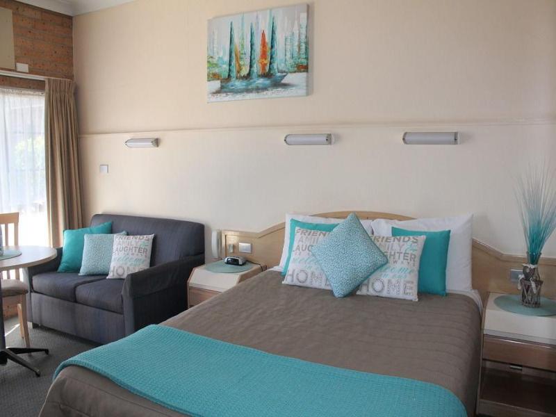 Marriott Park Motel image