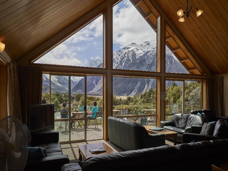 Aoraki Mount Cook Alpine Lodge