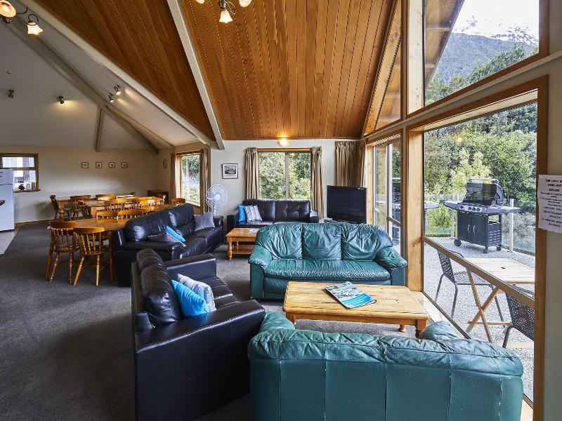 Aoraki Mount Cook Alpine Lodge