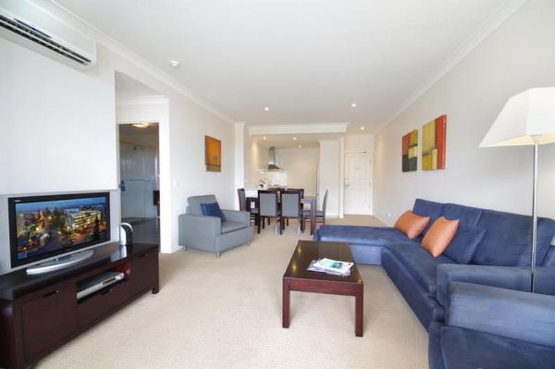 MACQUARIE WATERS BOUTIQUE APARTMENT HOTEL