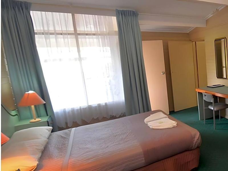 Parkview Motor Inn image