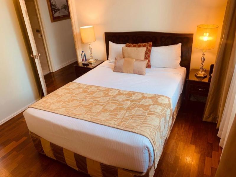 Royal Albert Apartments Hotel image