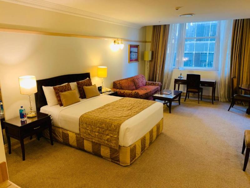 Royal Albert Apartments Hotel image