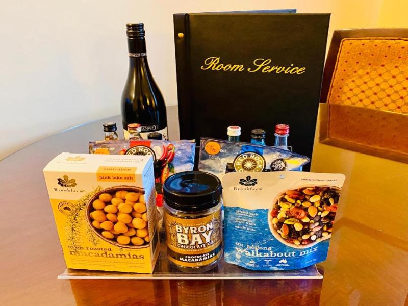Royal Albert Apartments Hotel image