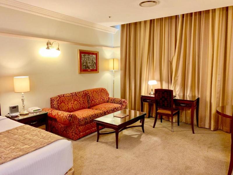 Royal Albert Apartments Hotel image