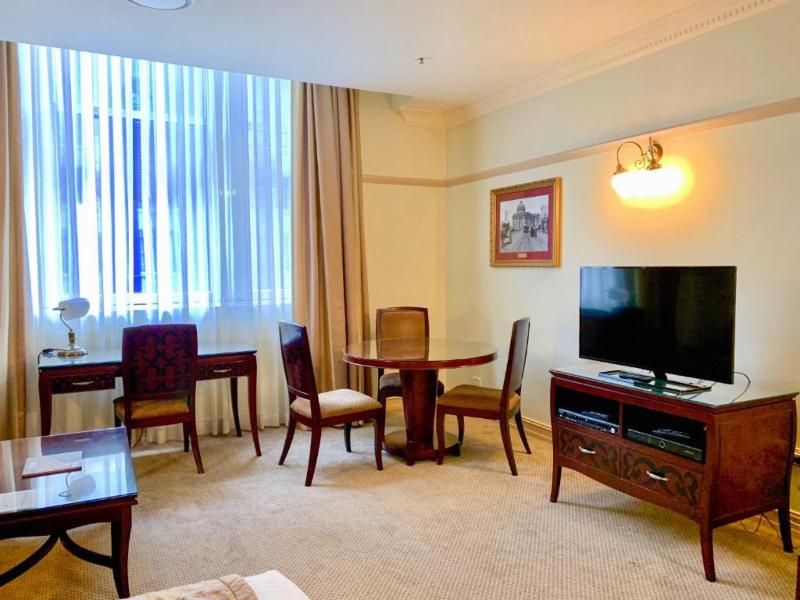 Royal Albert Apartments Hotel image