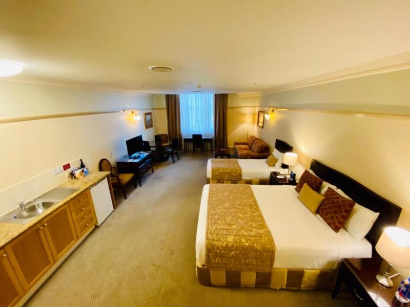 Royal Albert Apartments Hotel image