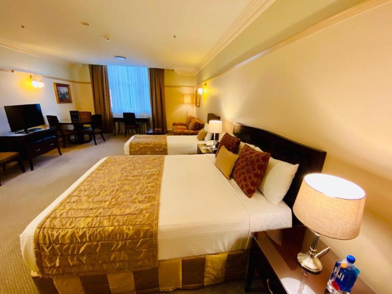 Royal Albert Apartments Hotel image