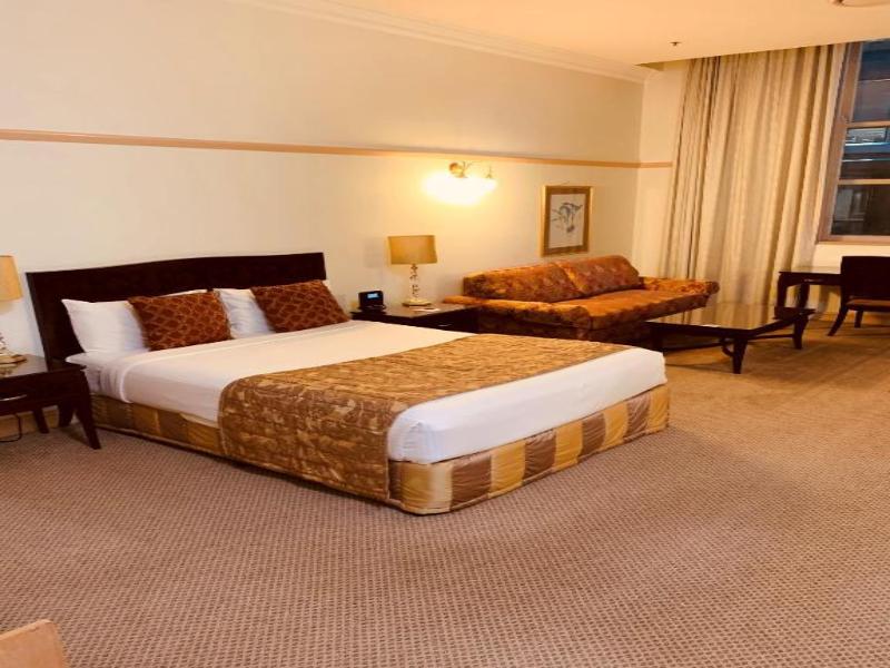 Royal Albert Apartments Hotel image