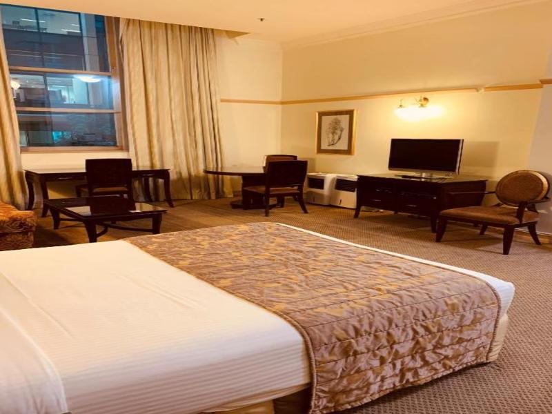 Royal Albert Apartments Hotel image