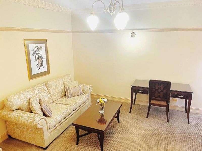 Royal Albert Apartments Hotel image